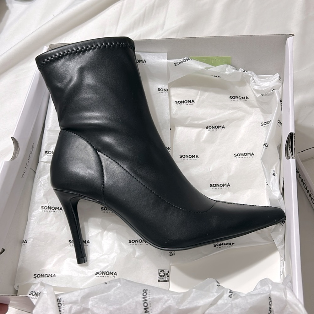 Black heel boots size 7